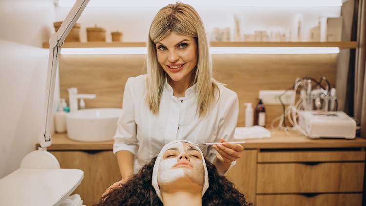 آزمون بورد آرایشگری میلا دی (Milady): آمادگی و منابع

