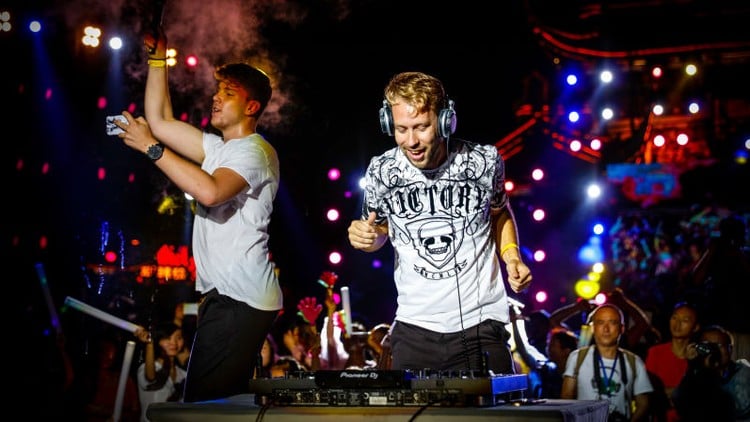 چگونه دی‌جی شویم - همین امروز آموزش شروع دی‌جی آنلاین را یاد بگیرید
