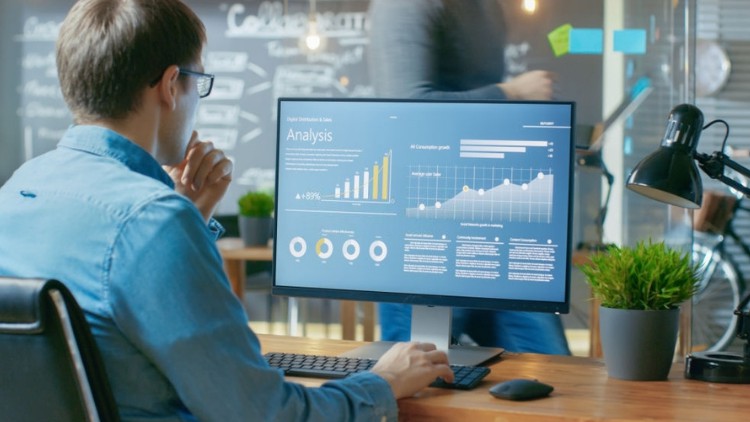 آموزش آنالیتیکس پیش‌بینی‌کننده و تجویزی برای تصمیم‌گیری
