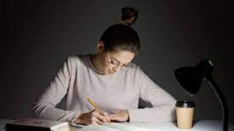 آموزش بوت‌کمپ نگارش پایان‌نامه: دفاعی متمایز و موفق
